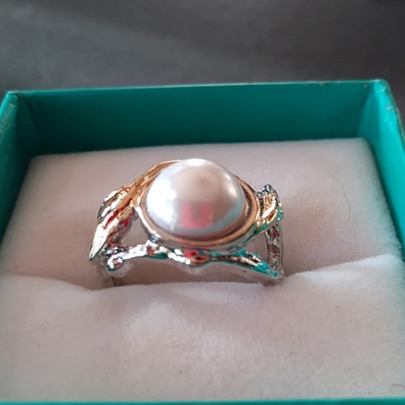 NWOT PEARL RING TWO TONE BAND SILVER PLATED SZ 7 - Picture 2 of 7